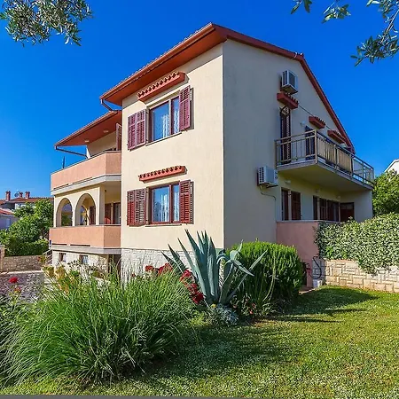 House Nicol Апартаменты Медулин